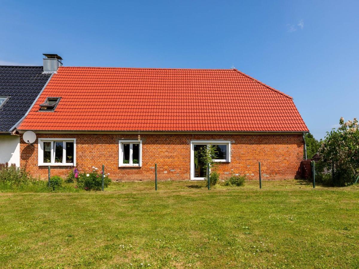 Snug Holiday Home In Divitz Spoldershagen Near Skydiving Kültér fotó