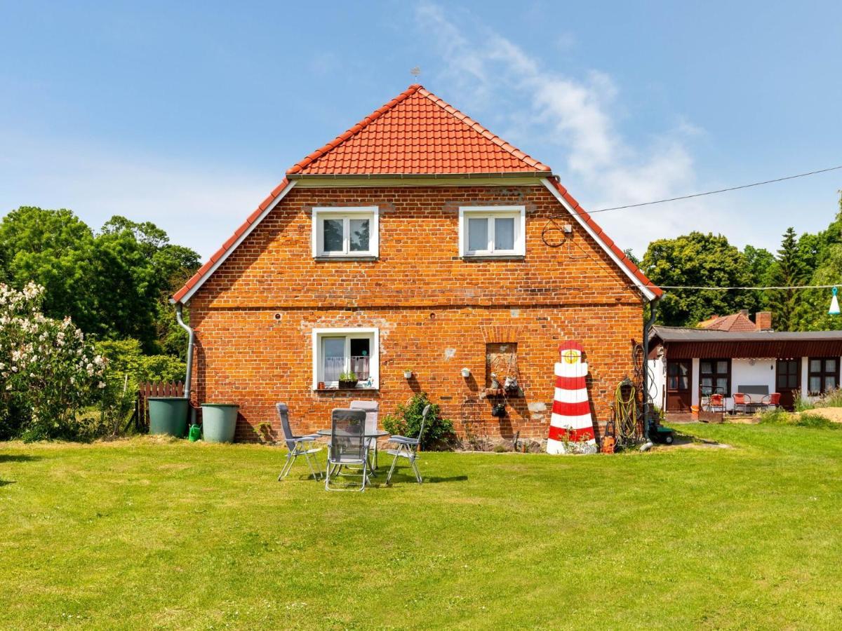 Snug Holiday Home In Divitz Spoldershagen Near Skydiving Kültér fotó